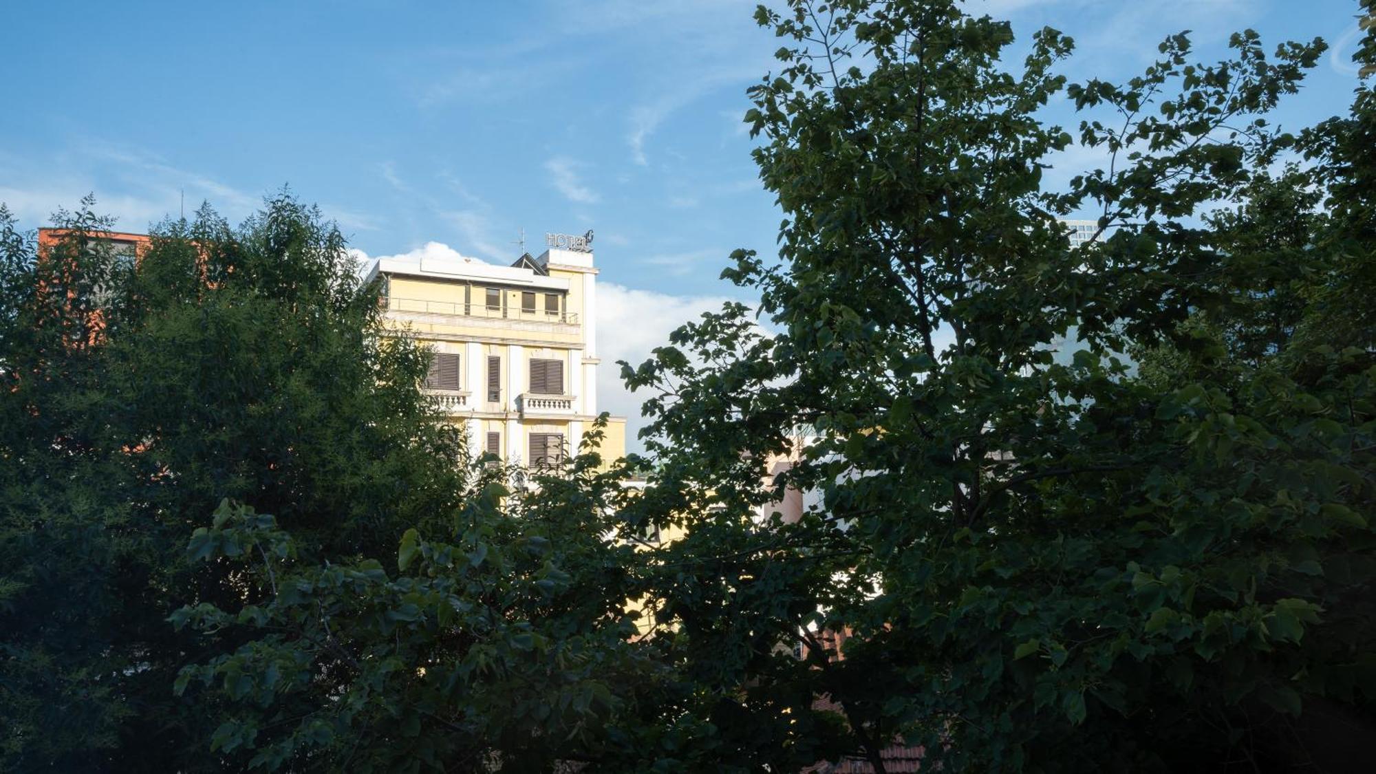 Circle Tirana City Center Exterior photo